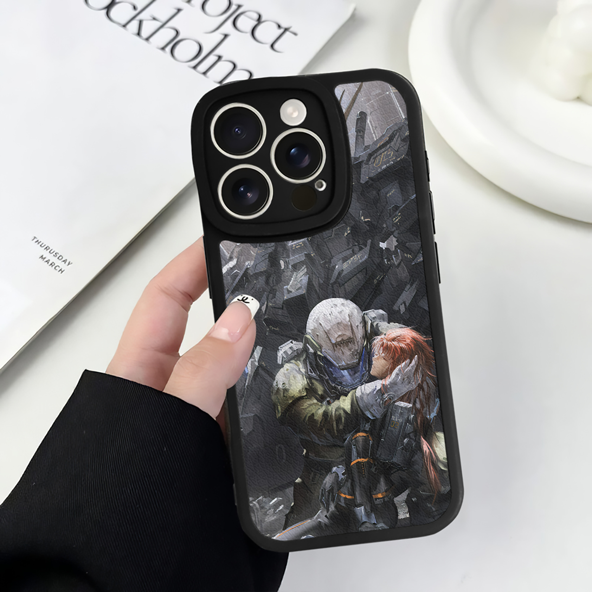 （画像用） 機動戦士ガンダム Mobile Suit Gundam 【iPhone 16シリーズ対応】シリコンスマホケース（レザー調） 材質：シリコン